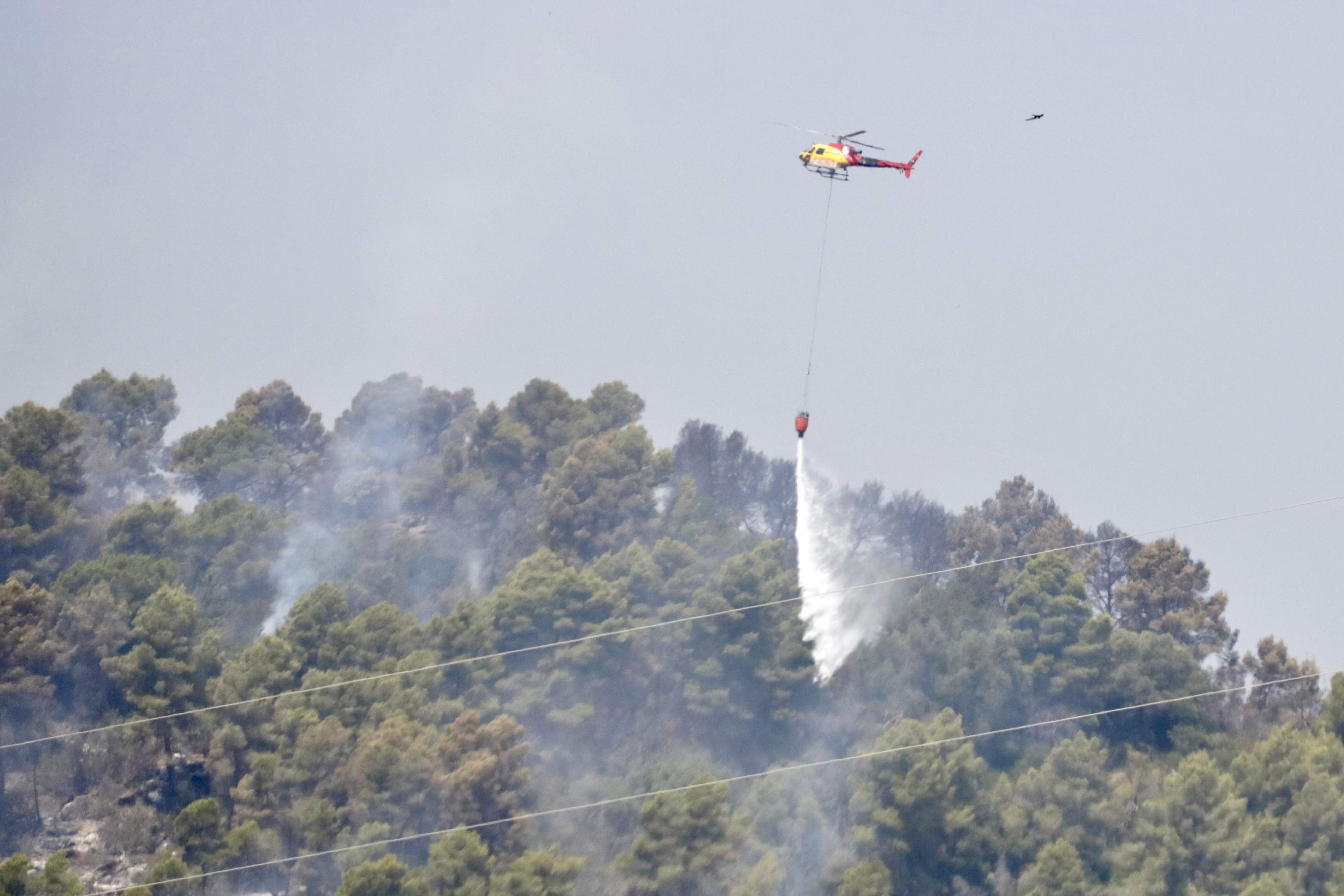 L'incendi de Sentmenat es resisteix als Bombers, segueix fora de control i ja ha cremat 160 hectàrees