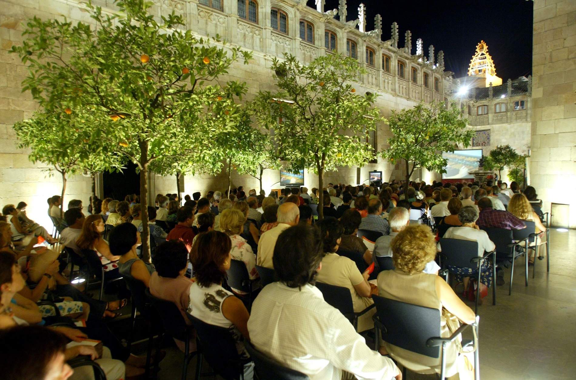 Foto Pati Concert de Carilló Rubén Moreno (1) (2) Foto Pati Concert de Carilló Rubén Moreno (1) (2)