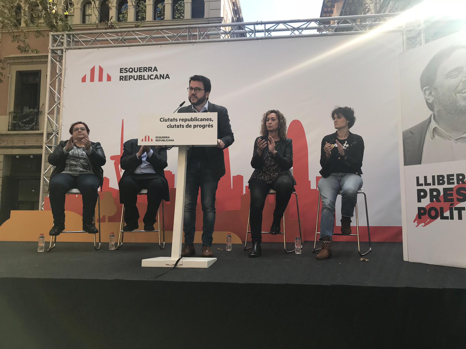 Aragonès insisteix que els "delinqüents" de l'1-O són la policia, després de ser denunciat