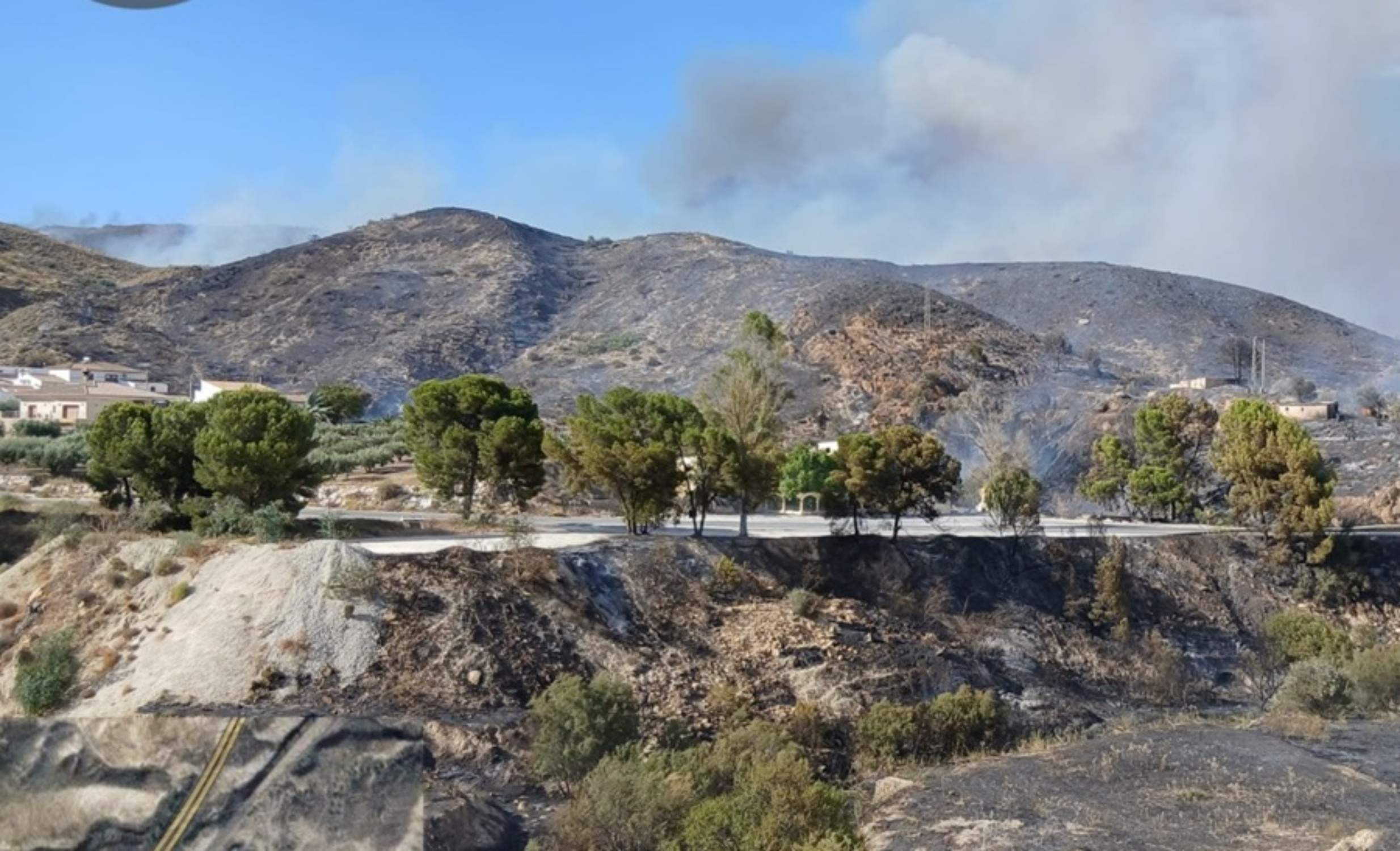 Excursionistes per la muntanya i gent atrapada en una "ratera" de foc, les víctimes de la tragèdia d'Almeria