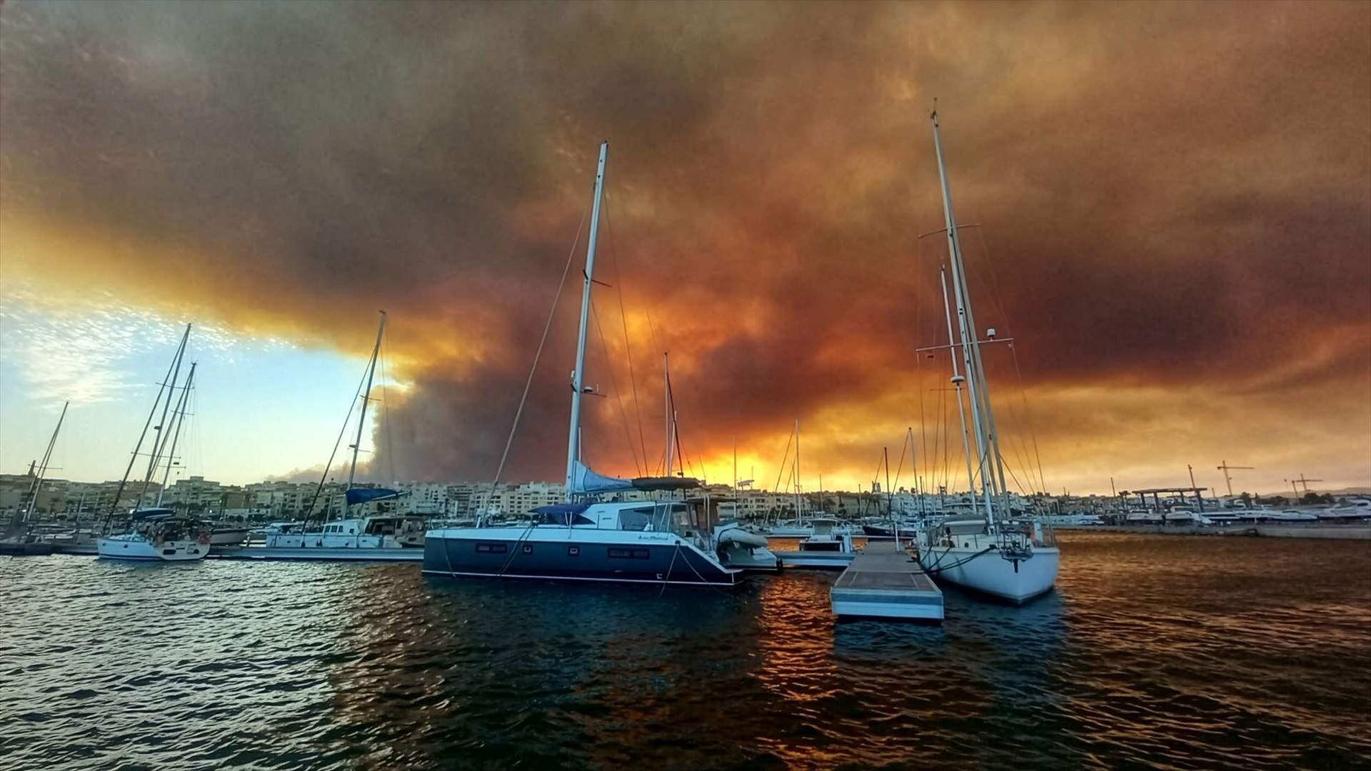 EuropaPress 7656900 incendio gallardos visto puerto garrucha 10 julio 2026 garrucha almeria
