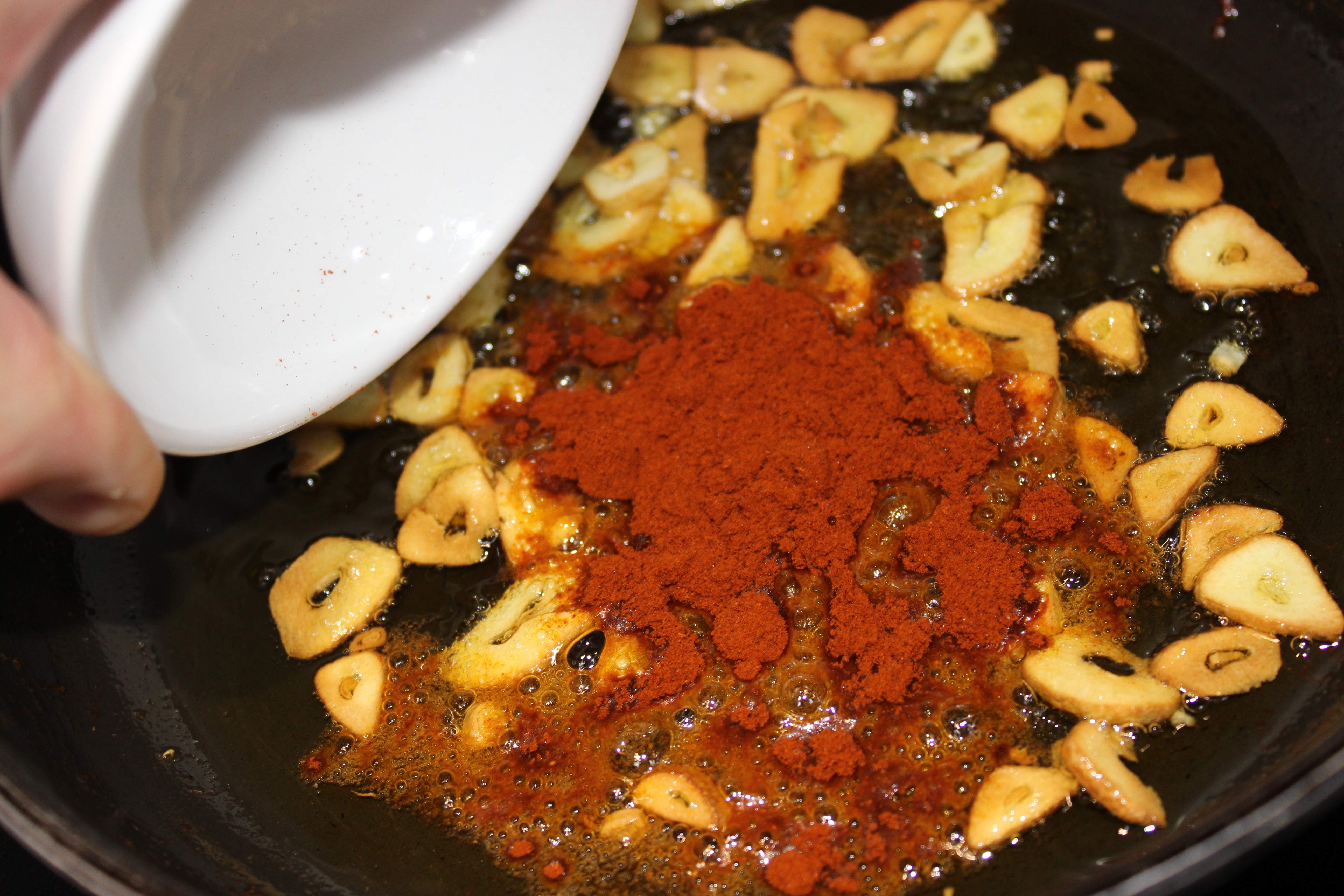 afegir pebre vermell