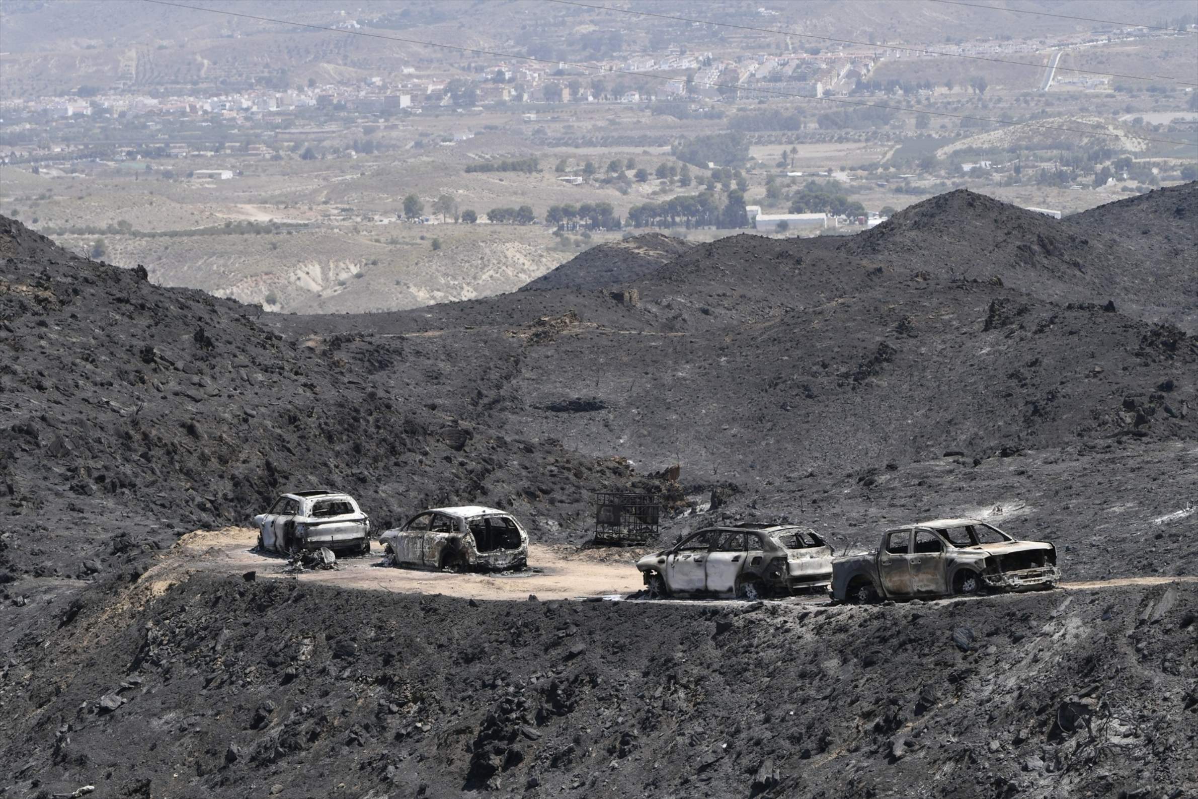 Acaben les autòpsies dels dotze morts per l'incendi d'Almeria, però no aconsegueixen identificar ningú
