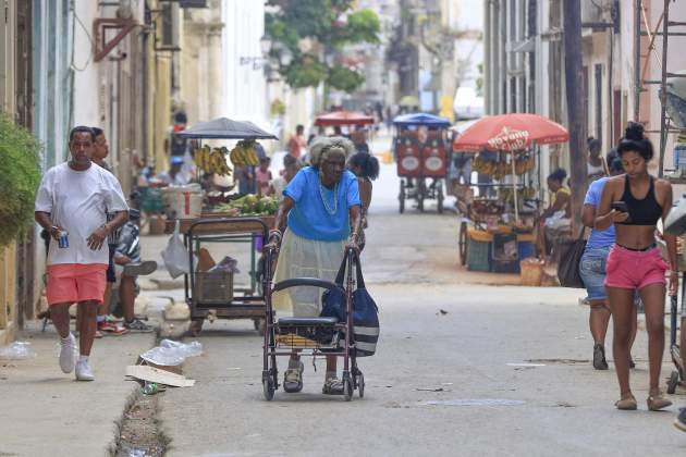 Els carrers de l'Havana / EFE/ Ernesto Mastrascusa