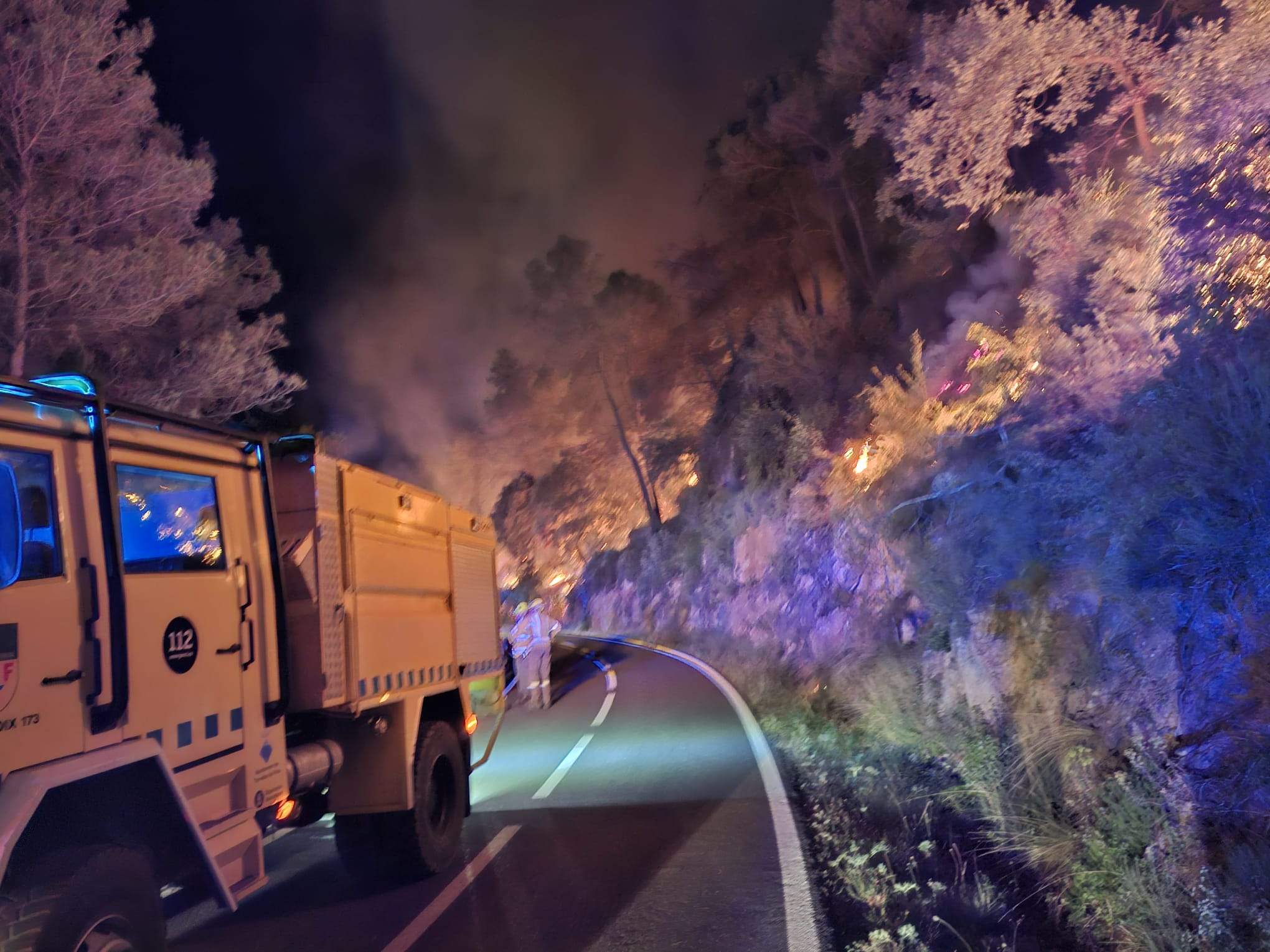 L'incendi d'Aiguamúrcia, a l'Alt Camp, obliga a desallotjar de manera preventiva diverses masies de Querol