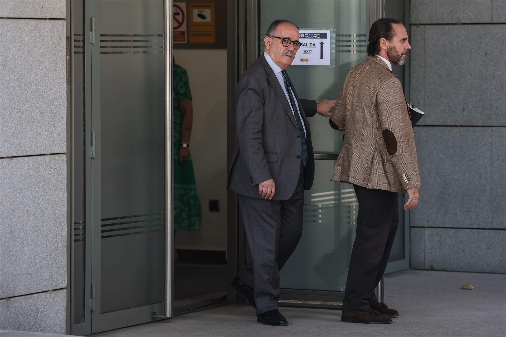 El exabogado de Ábalos admite que Leire Díez le ofreció pagarle sus servicios a través de una empresa