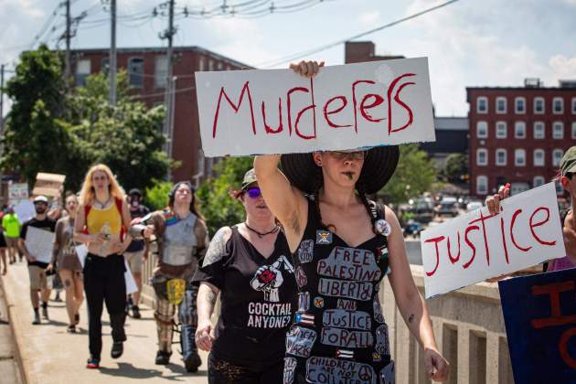 Protestes a Biddeford, Maine, després de la mort d'un immigrant a mans d'ICE / EFE/EPA/Troy R. Bennett