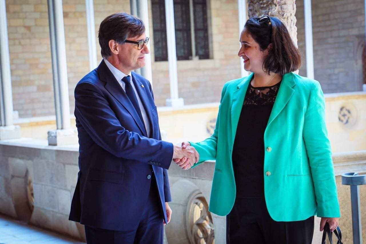 Reunió de la cònsol de França i Illa enmig de l'estirabot de Rajoy: "Que guanyi el millor i perdi el racisme"