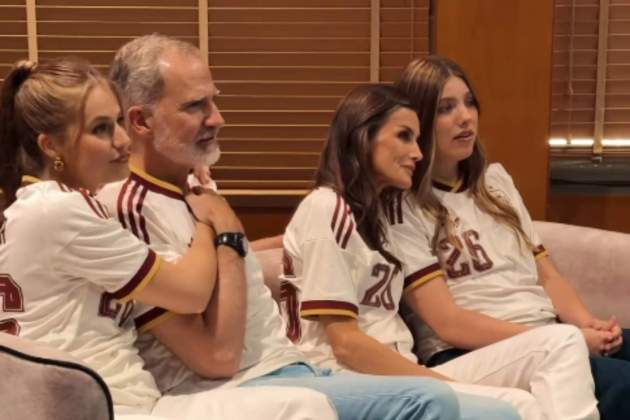 La família reial mirant el frança espanya   Instagram