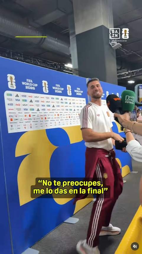 Unai Simón acomiadant se d'Elena G Duran / Instagram