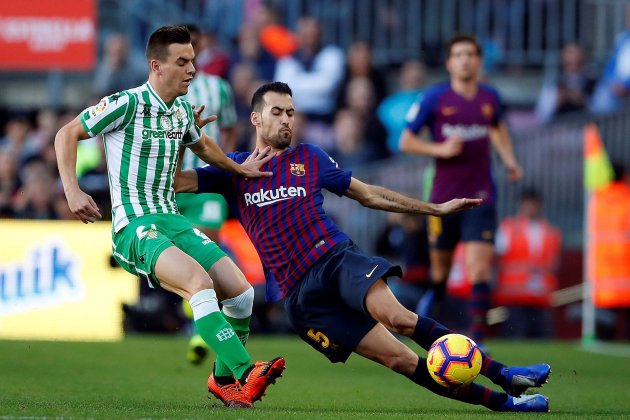 Busquets Lo Celso Barca Betis EFE
