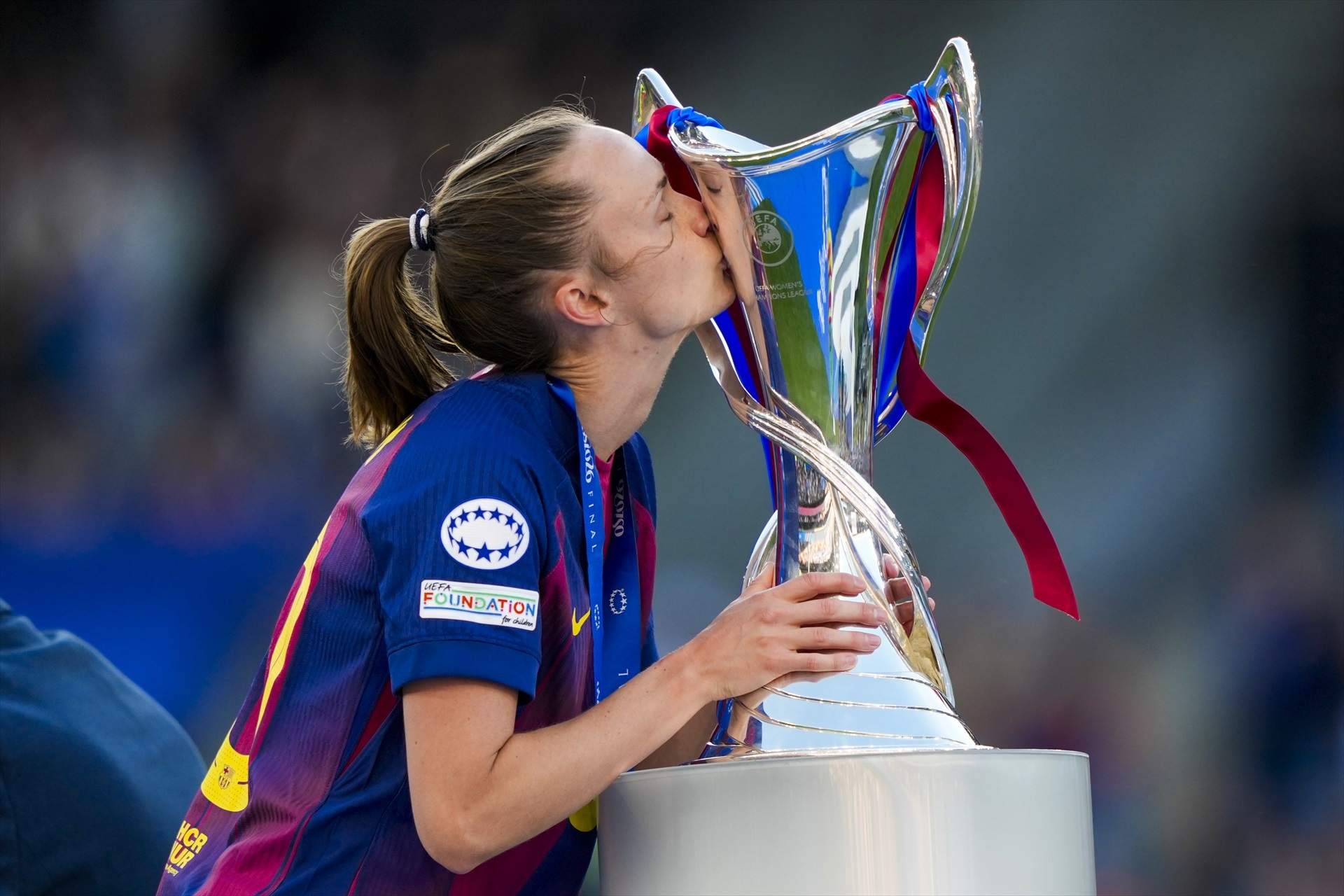 No todo son despedidas: el Barça oficializa la renovación de Graham Hansen hasta 2028