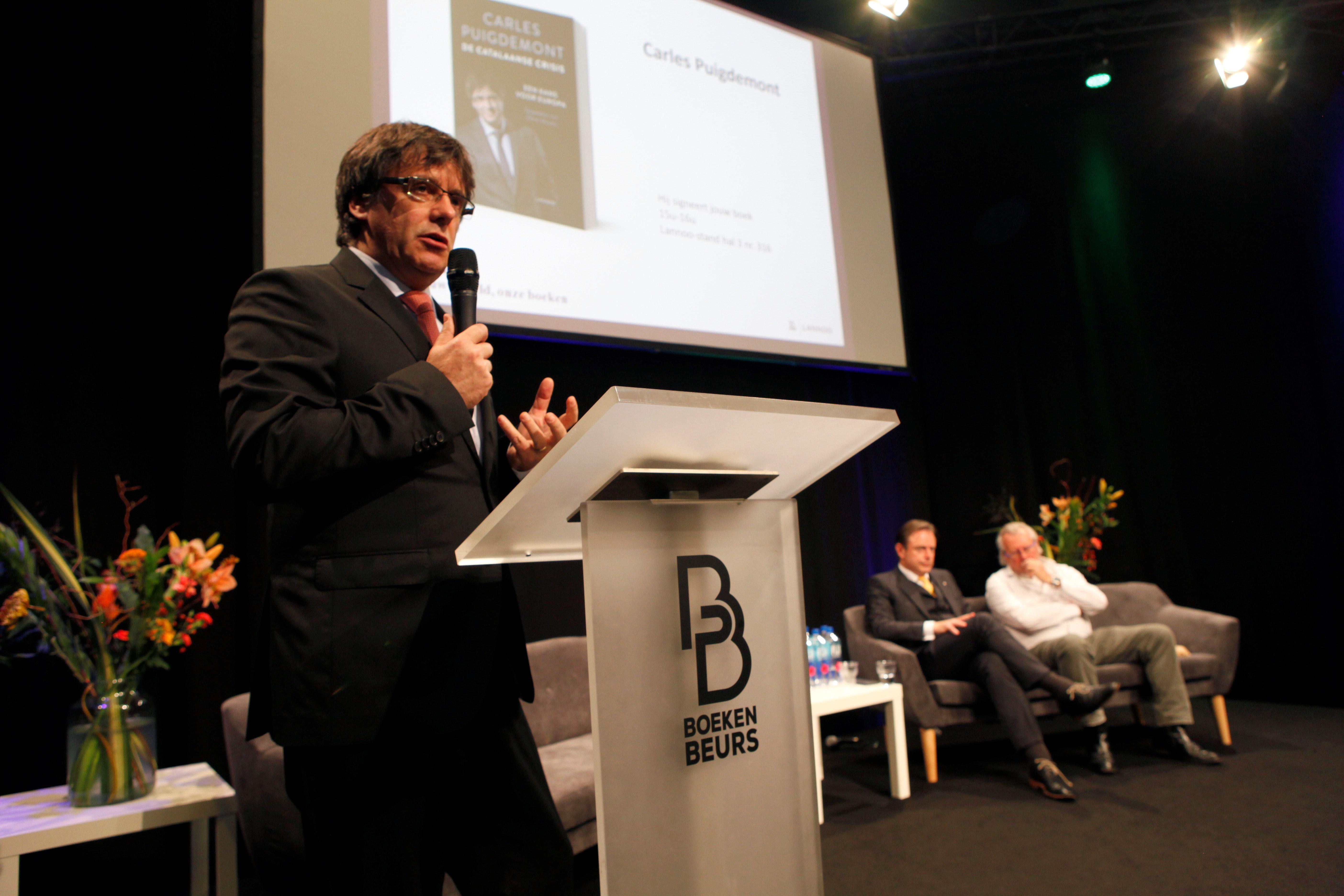 Puigdemont, en Amberes: "El independentismo catalán nunca recurrirá a la violencia"