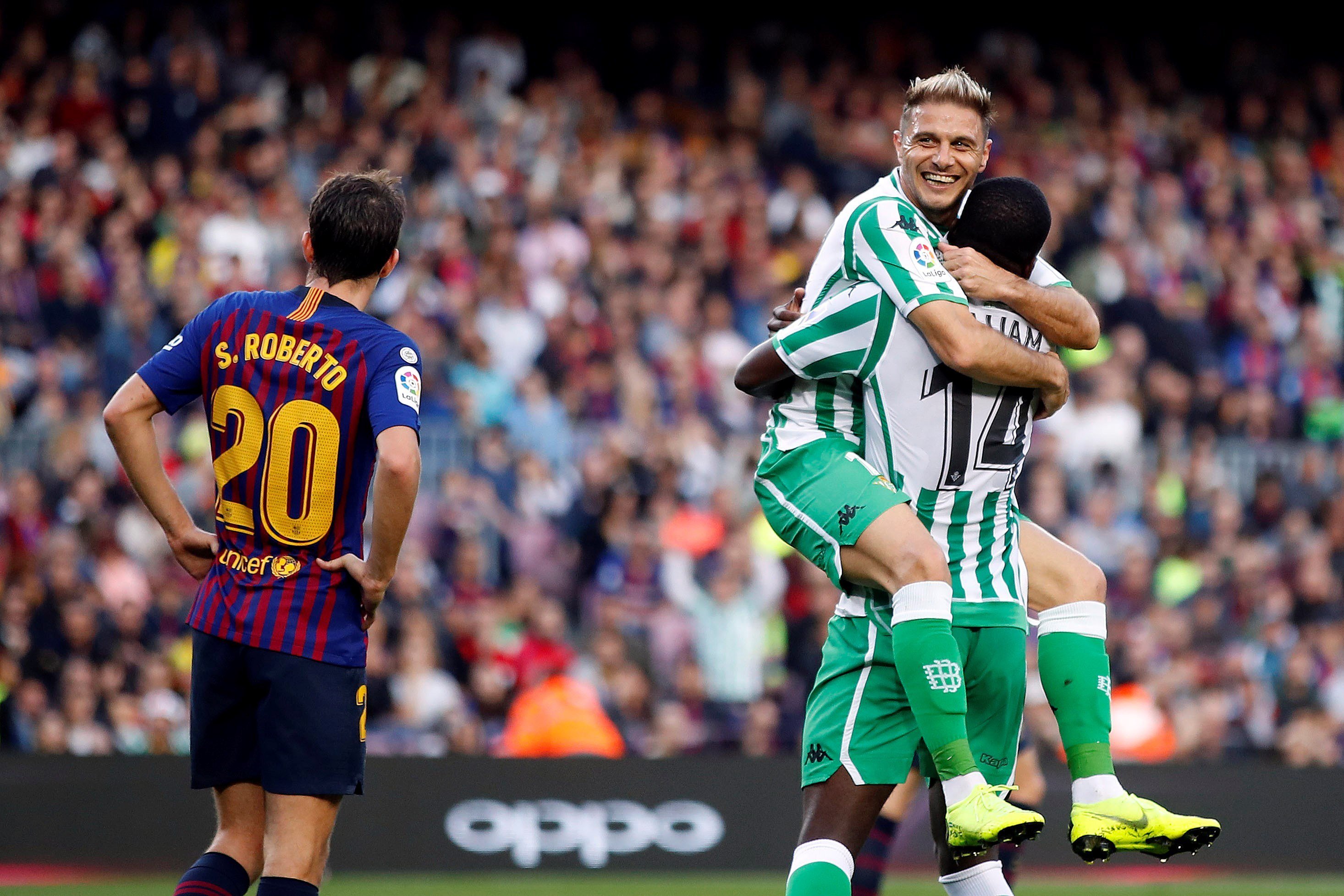 El Betis desactiva al Barça de Messi (3-4)