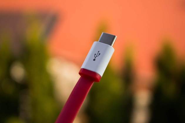 La aplicación ayuda a identificar si el cable, el puerto del Mac, el cargador o el dispositivo está limitando el rendimiento La aplicación ayuda a identificar si el cable, el puerto del Mac, el cargador o el dispositivo está limitando el rendimiento
