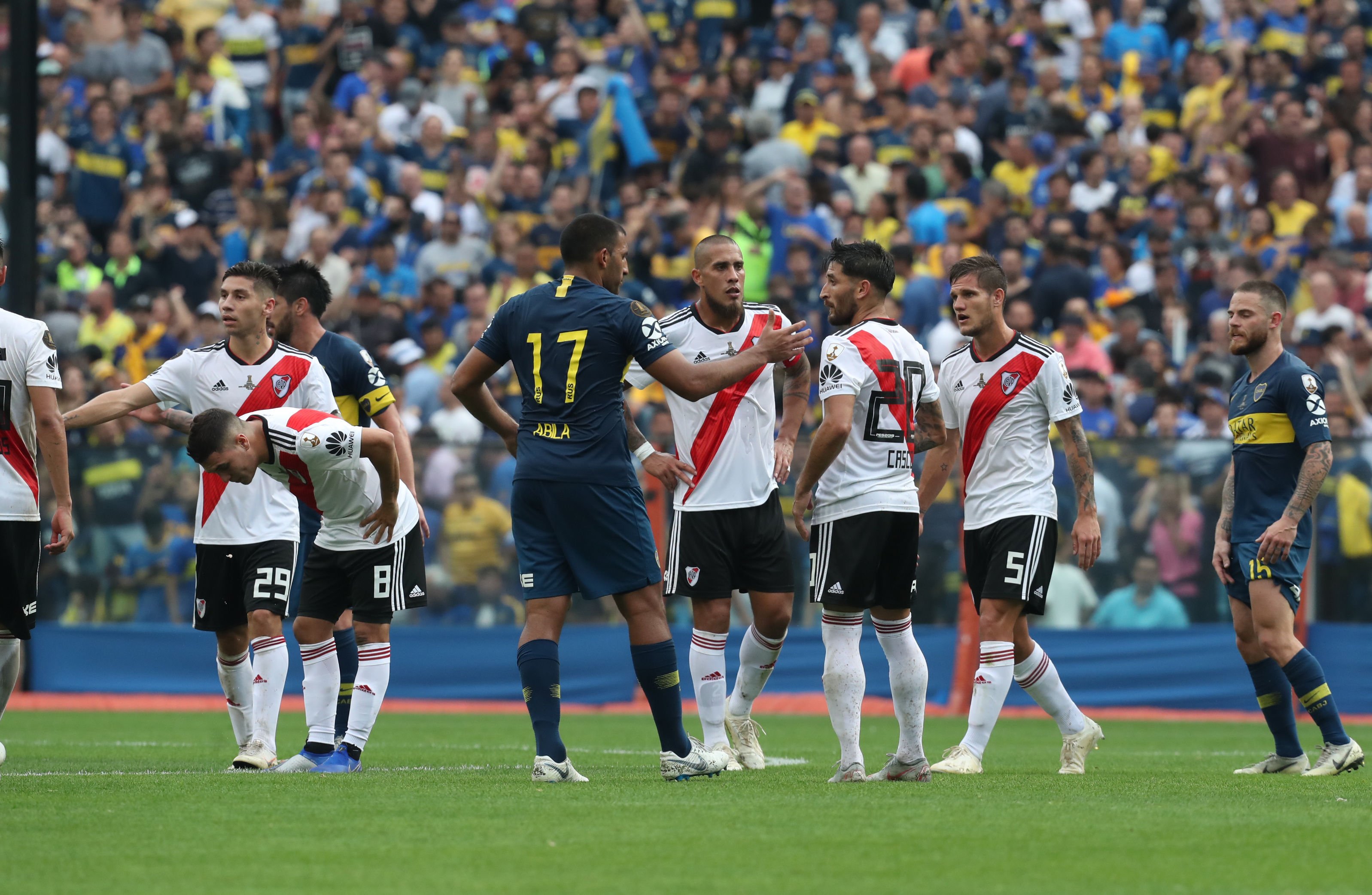 Boca i River deixen la Libertadores per al Monumental (2-2)