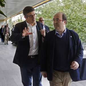 El PSC redobla la apuesta federalista para hacerse necesario dentro del PSOE