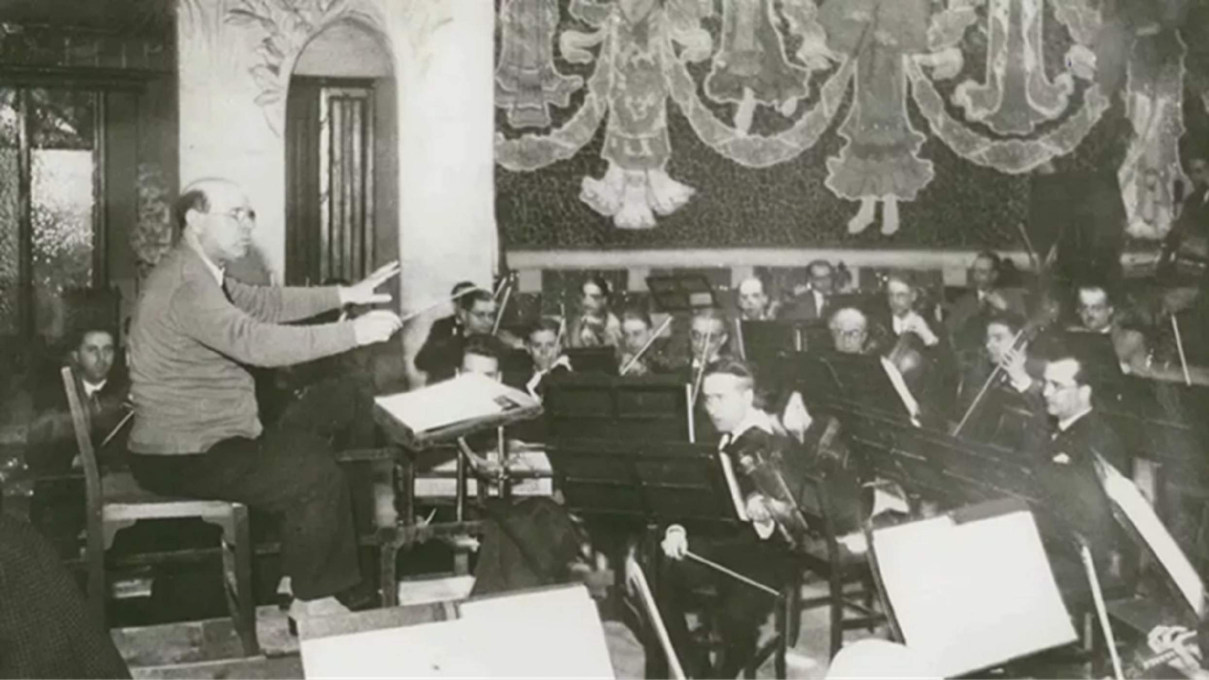 L'Orquestra Pau Casals i Conxita Badia interpreten per darrera vegada l''Himne de l'Alegria'