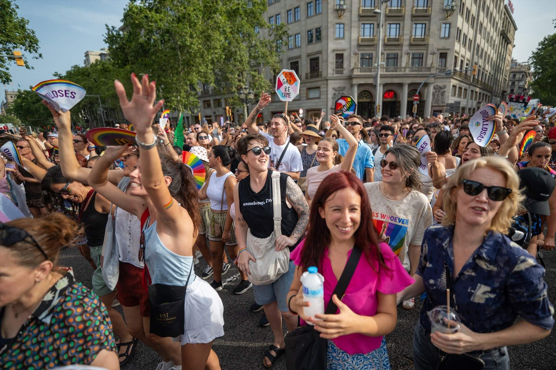 Els carrers de Barcelona, plens en la marxa del Pride Barcelona. Lorena Sopêna / Europa Press