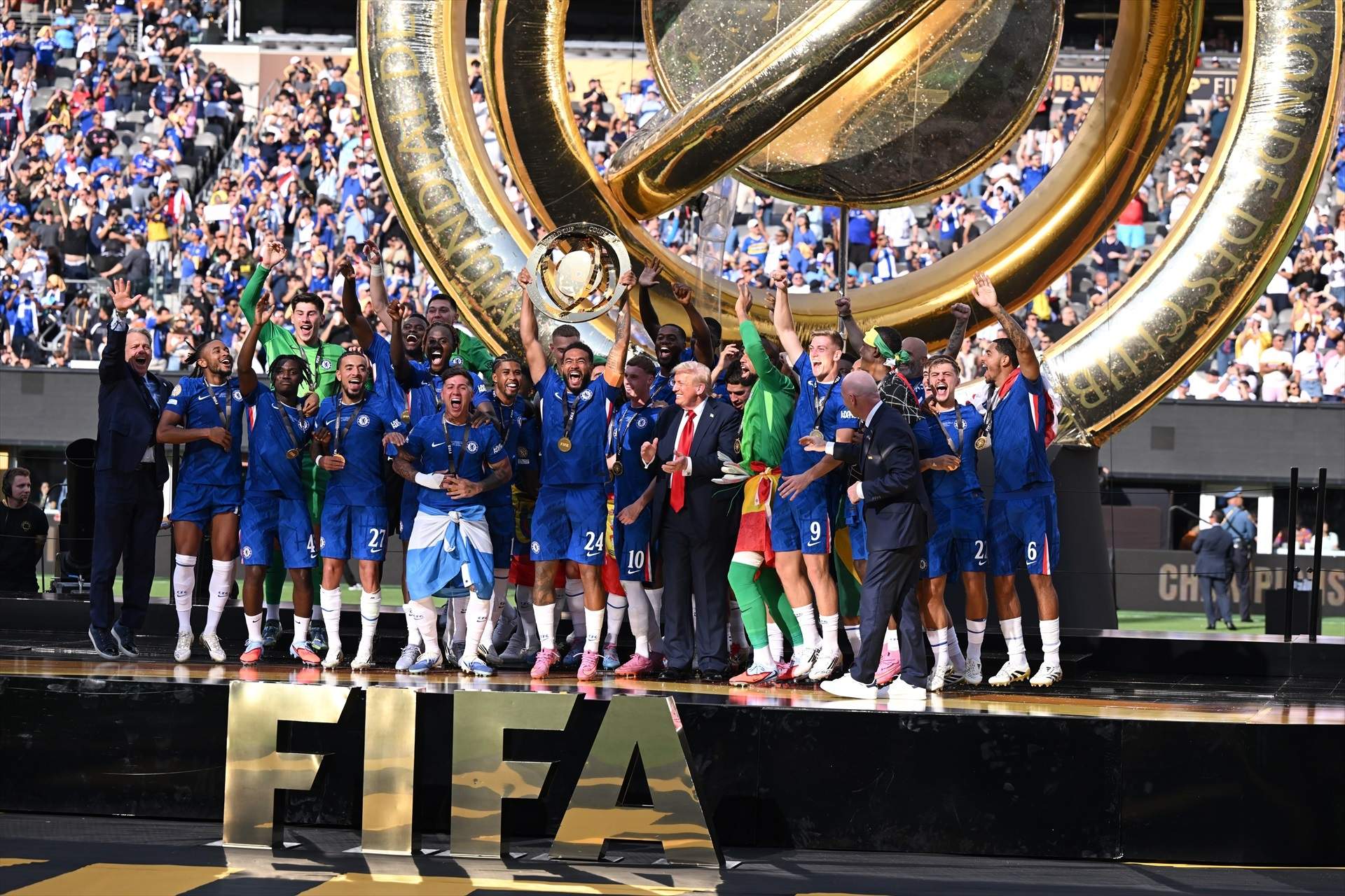 Trump va participar de la celebració del Chelsea en la final del Mundial de Clubs 2025 (Europa Press) Trump va participar de la celebració del Chelsea en la final del Mundial de Clubs 2025 (Europa Press)
