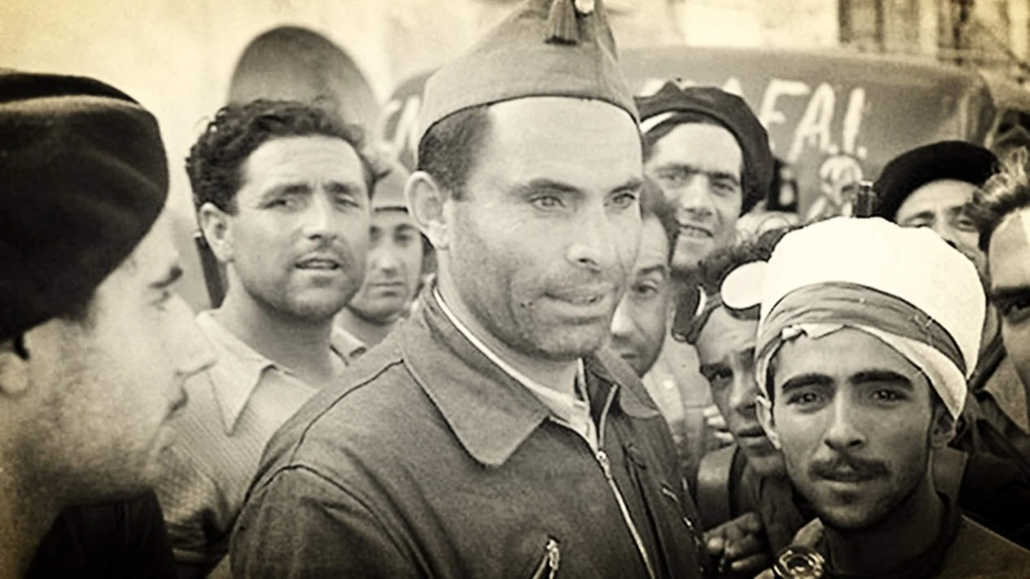 El líder anarquista Durruti assalta la Presó Model per reclutar milicians