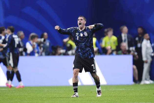 Rodrigo de Paul celebrant amb l'Argentina / Foto: EFE Rodrigo de Paul celebrant amb l'Argentina / Foto: EFE