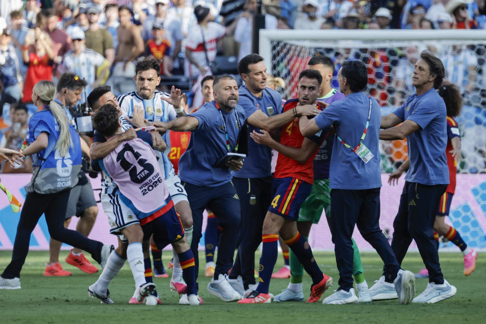 Colossal sanció de la FIFA: 10 partits a Paredes i un a Gavi pels incidents de la final del Mundial