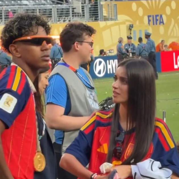 Lamine Yamal i Inés García durant la celebració del Mundial 2026 / X, Twitter Lamine Yamal i Inés García durant la celebració del Mundial 2026 / X, Twitter
