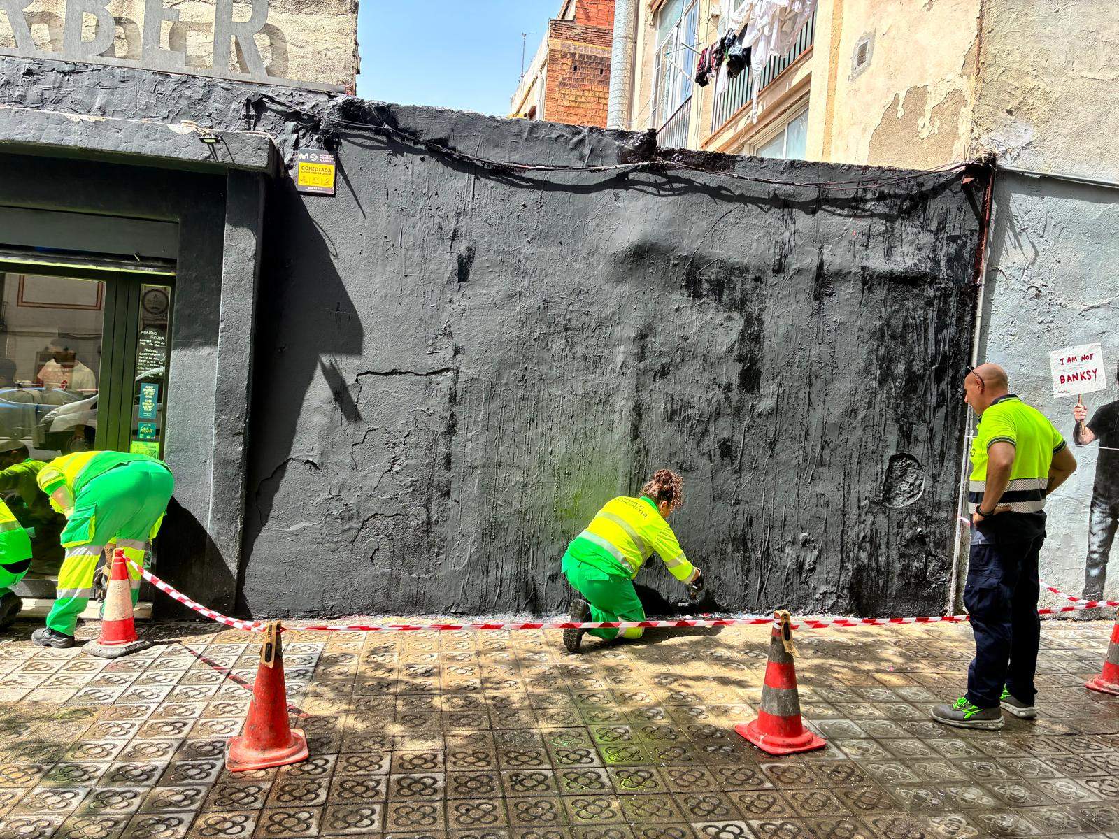 Pintat de negre mural vandalitzat Ferran Torres tvBoy Pintat de negre mural vandalitzat Ferran Torres tvBoy
