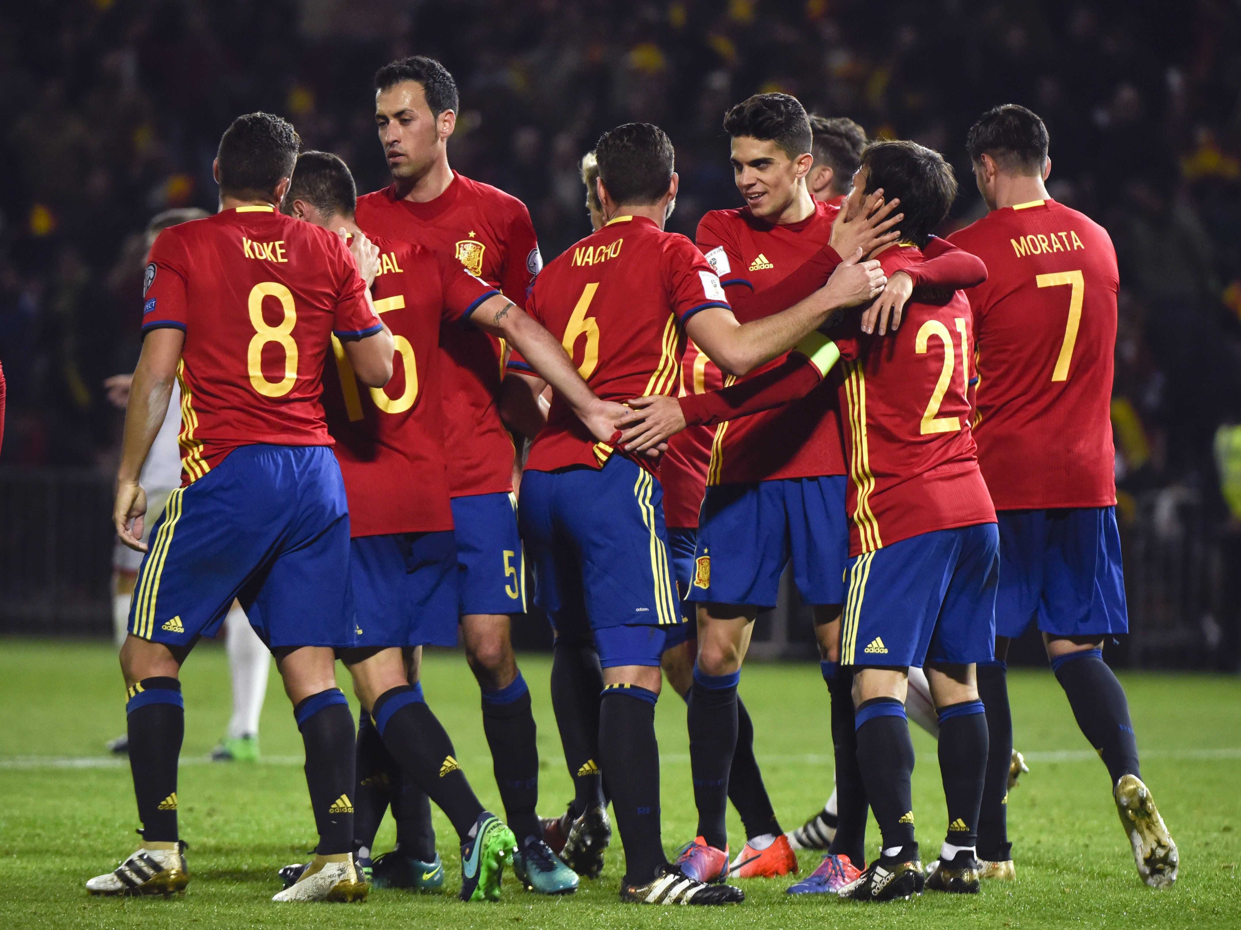 España supera el trámite de Macedonia (4-0)