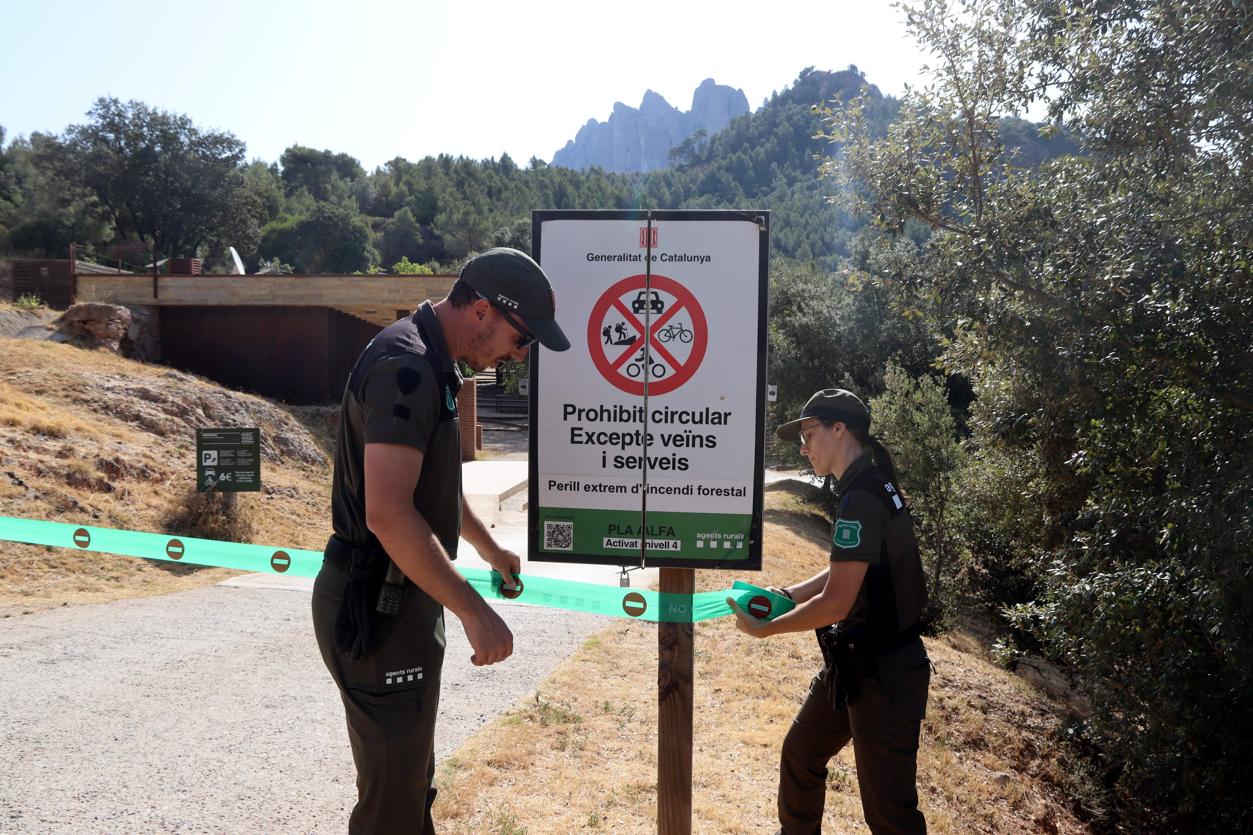 Els espais naturals de Montserrat i la Serra de Montsant, tancats per perill d'incendi