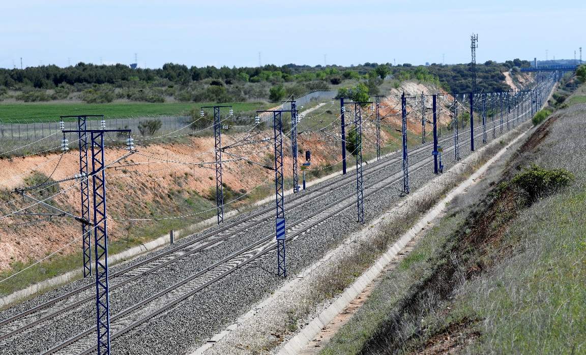 Restablerta la circulació d'alta velocitat entre Barcelona i Madrid després del tall per un incendi