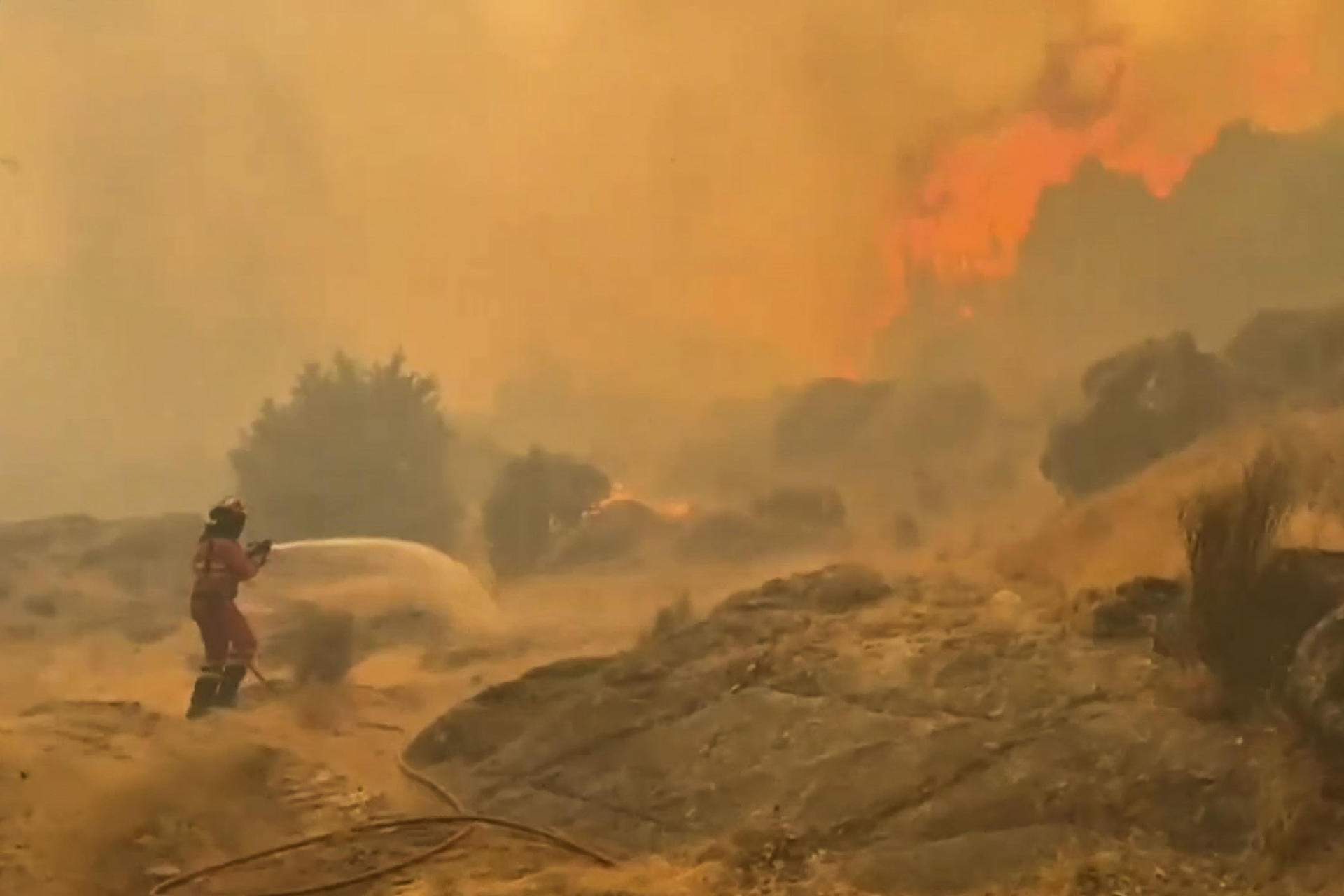 Declarada l'emergència nacional pels incendis de Madrid i Àvila: evacuades 11.500 persones