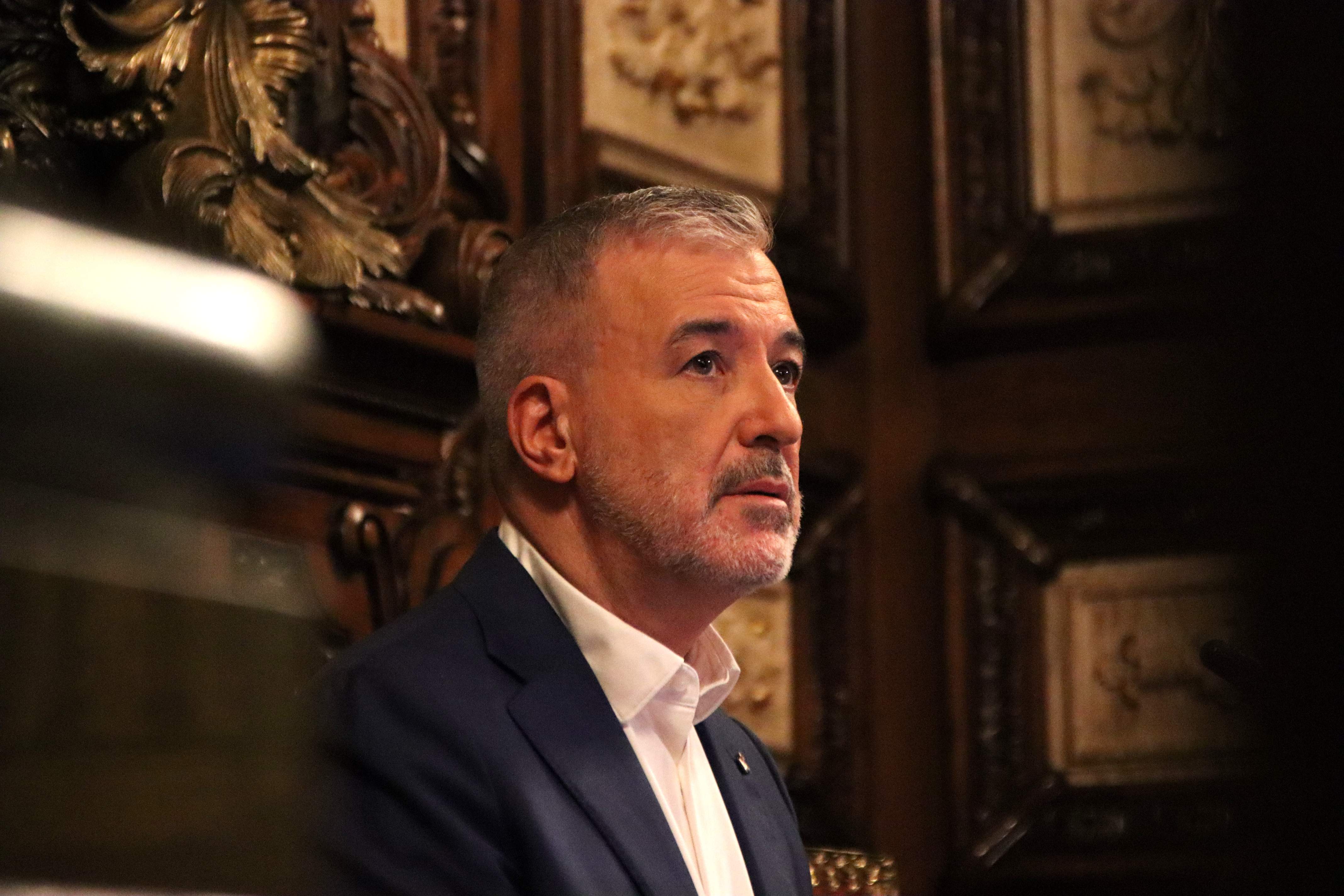 Collboni saca adelante la propuesta para regular los alquileres de locales comerciales en Barcelona