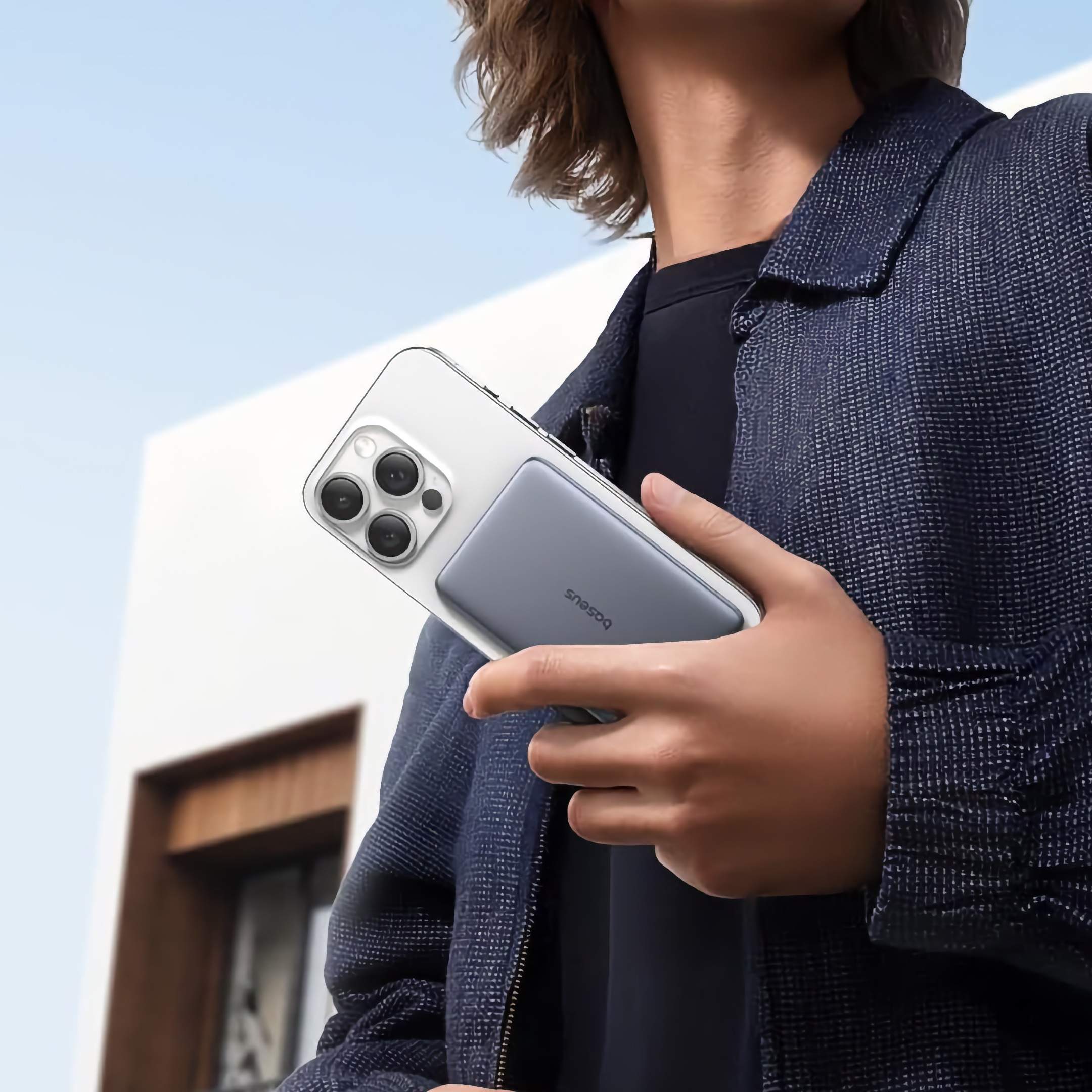 Es un accesorio imprescindible en mis viajes y está muy barato: duplica la batería del iPhone por muy poco