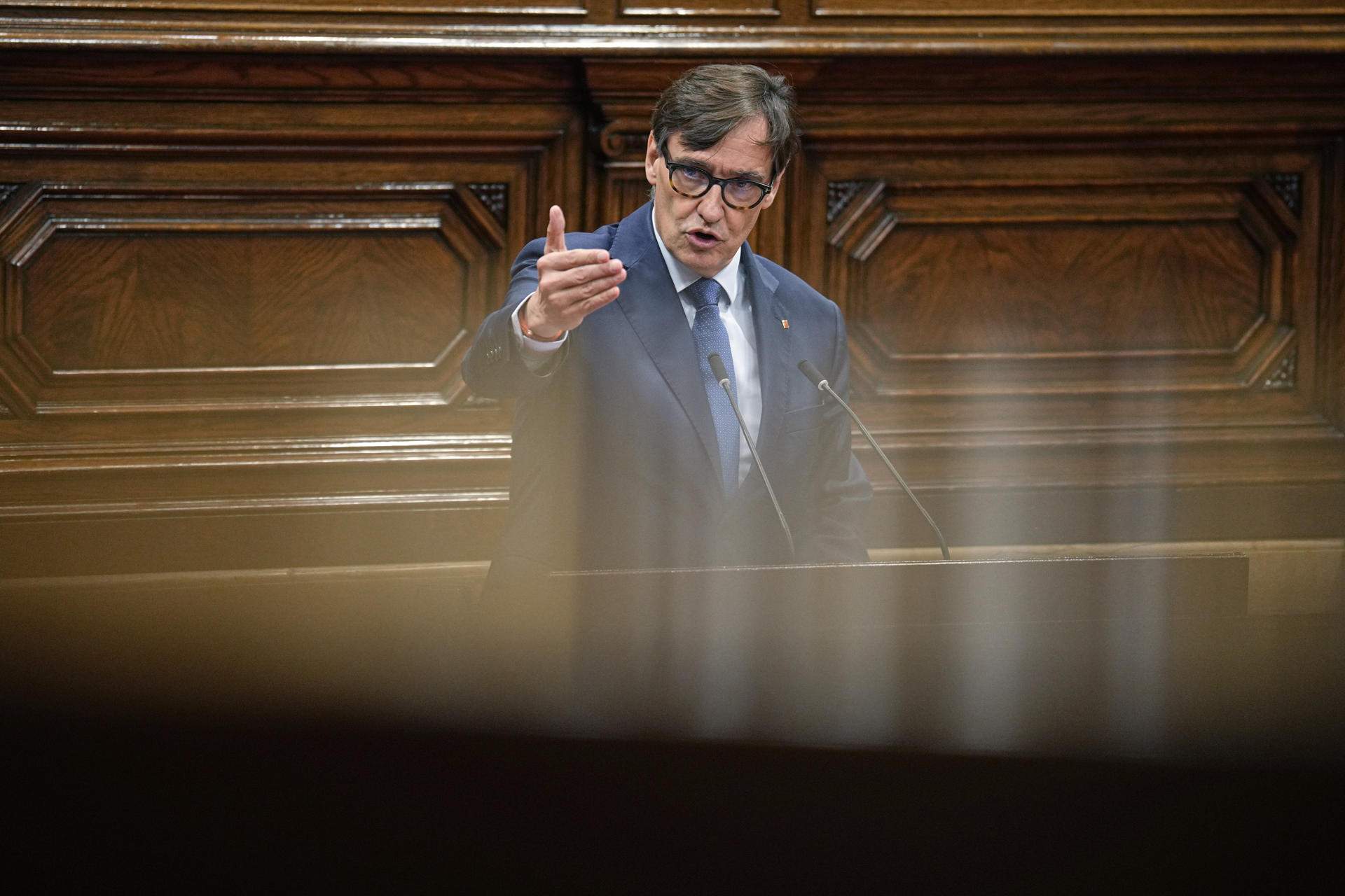 El Parlament blinda Illa: els cops que PSC, ERC i Comuns han evitat la compareixença del president