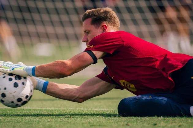 Ter Stegen atura una pilota durant un entrenament del Barça / Foto: FC Barcelona Ter Stegen atura una pilota durant un entrenament del Barça / Foto: FC Barcelona