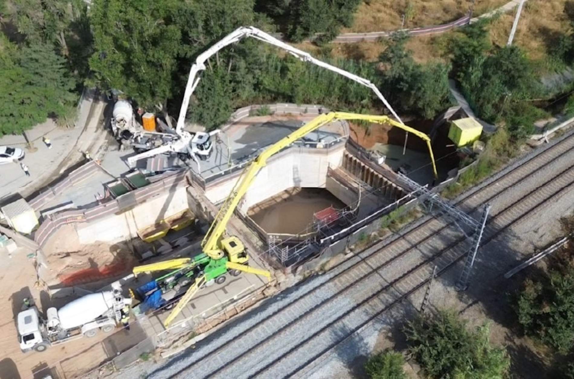 Adif da por reparado el socavón de Montcada y prepara el regreso de la R2 y la R11 la próxima semana