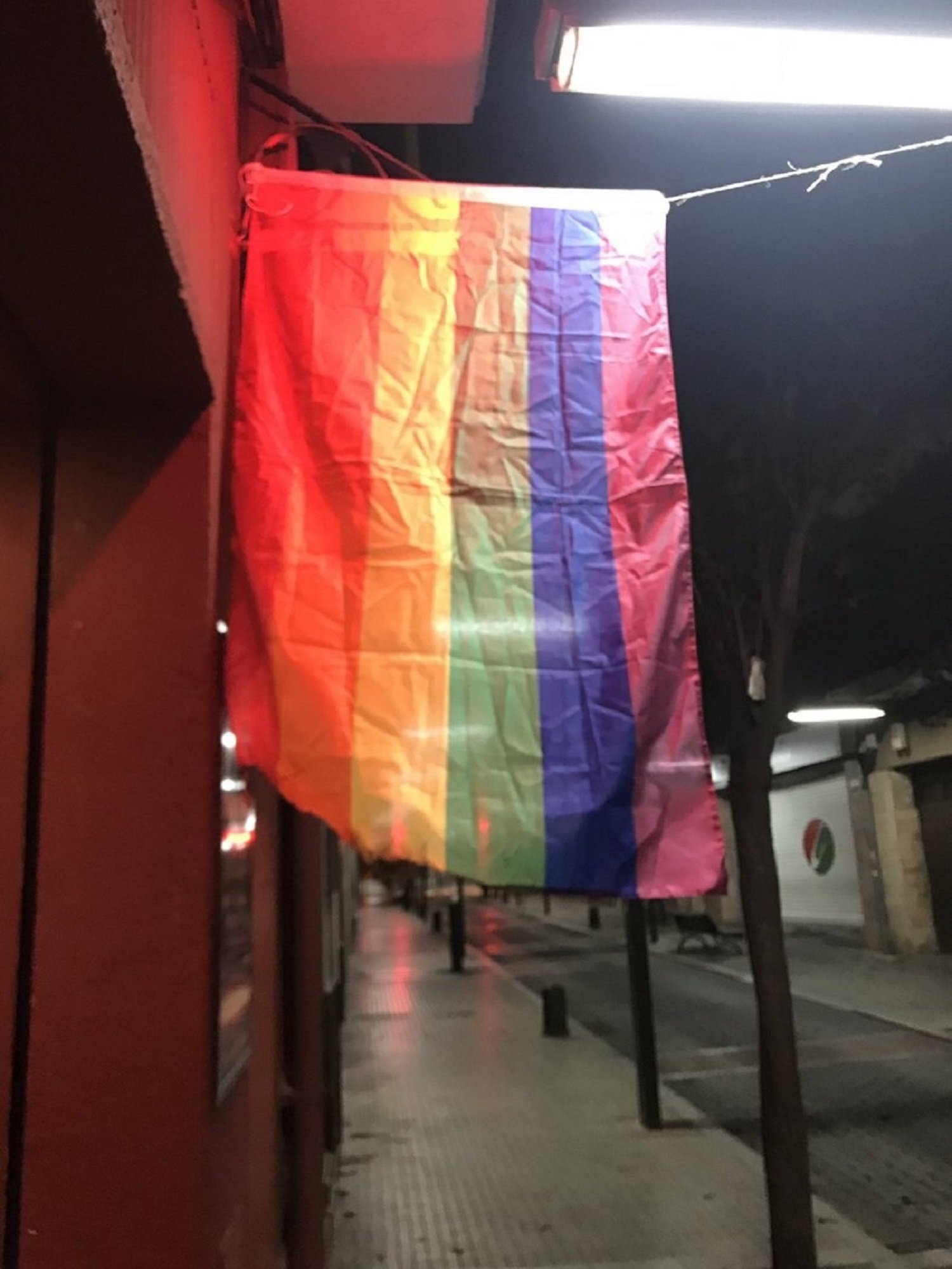 La CUP responde a una quema de banderas LGTBI de una fiesta de Terrassa