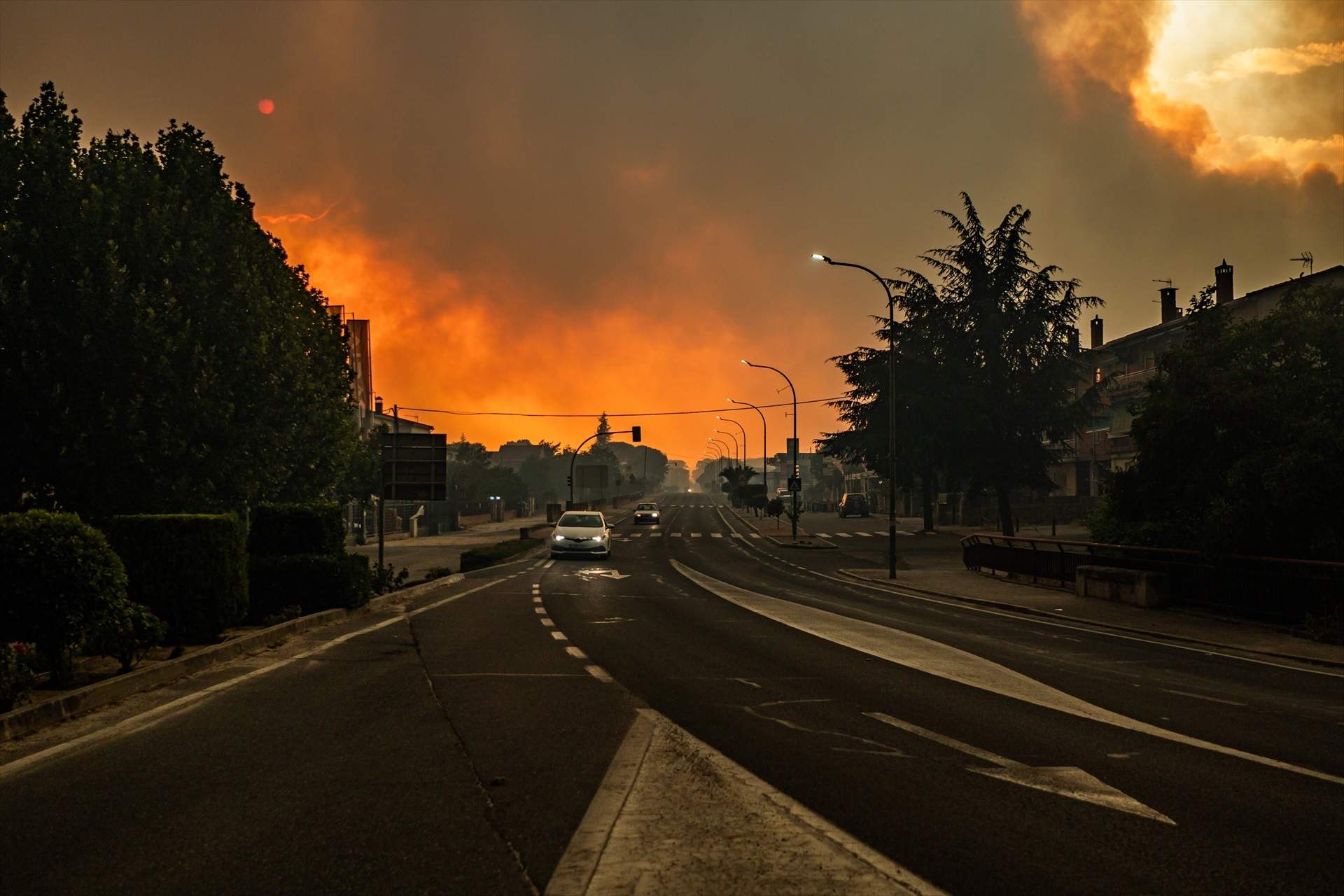 El govern espanyol preveu més evacuats a Àvila, Madrid i Toledo per l'incendi més gran mai vist a l'Estat