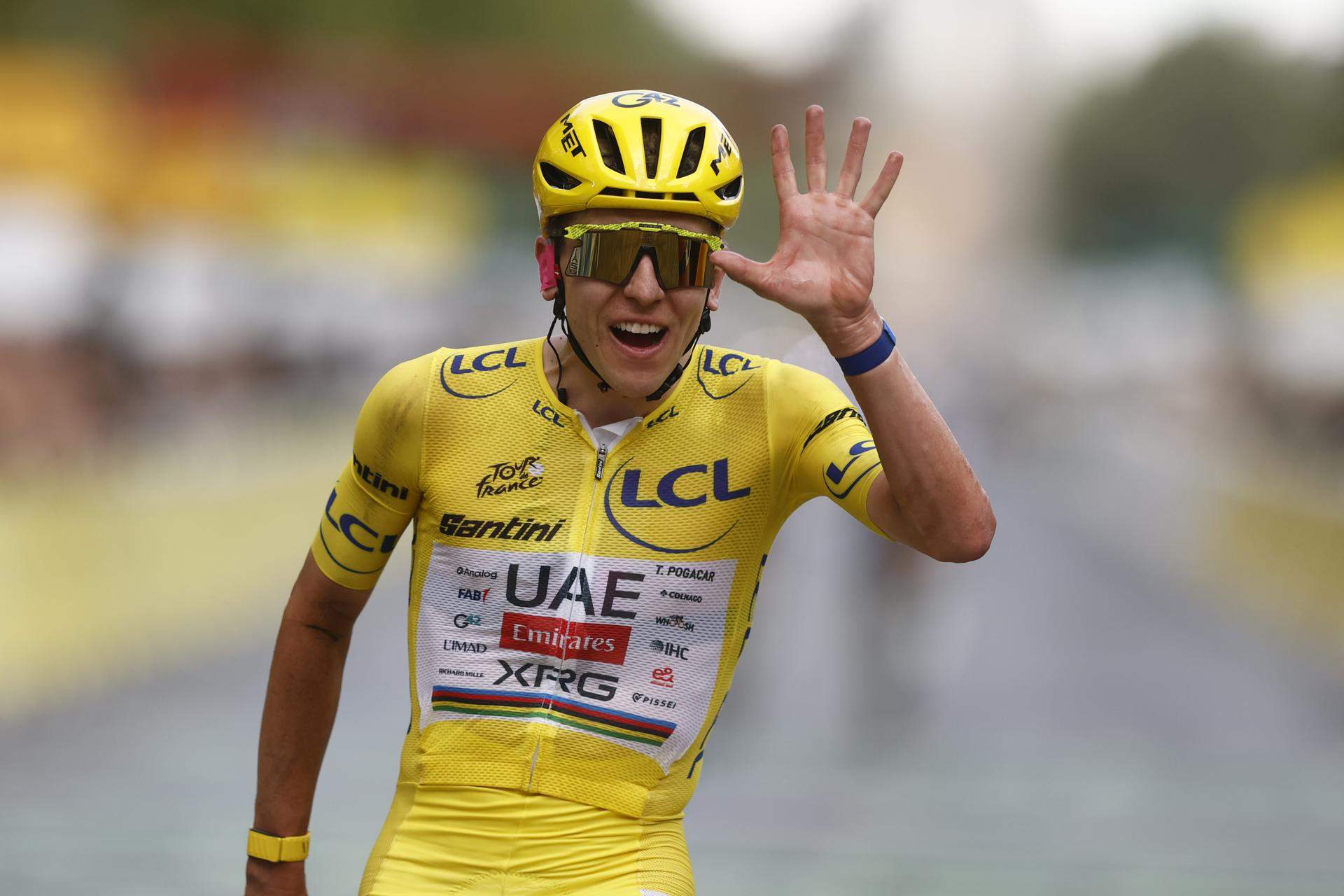 Van der Poel encisa París i Pogacar entra al selecte club dels cinc Tour de França