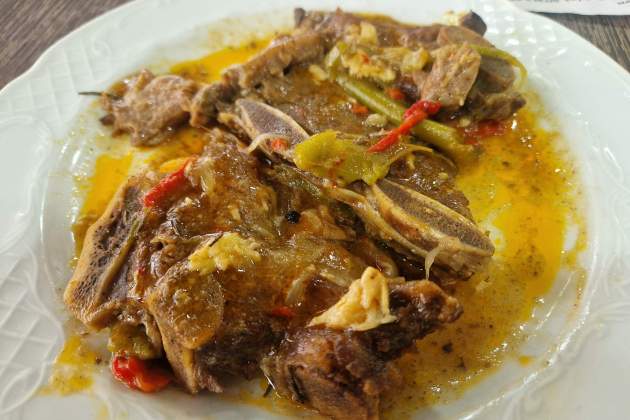 Churrasco estofado del restaurante Estany Casa de Fusta. / Foto: Esmorzarsdeforquilla.cat