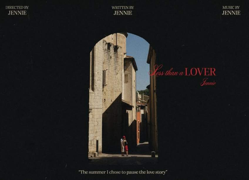 Jennie anunciant el seu videoclip 'Less than a lover' grabat a Girona / Instagram