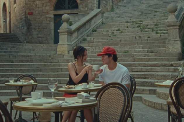 Jennie a 'Less than a lover' a Girona / YouTube