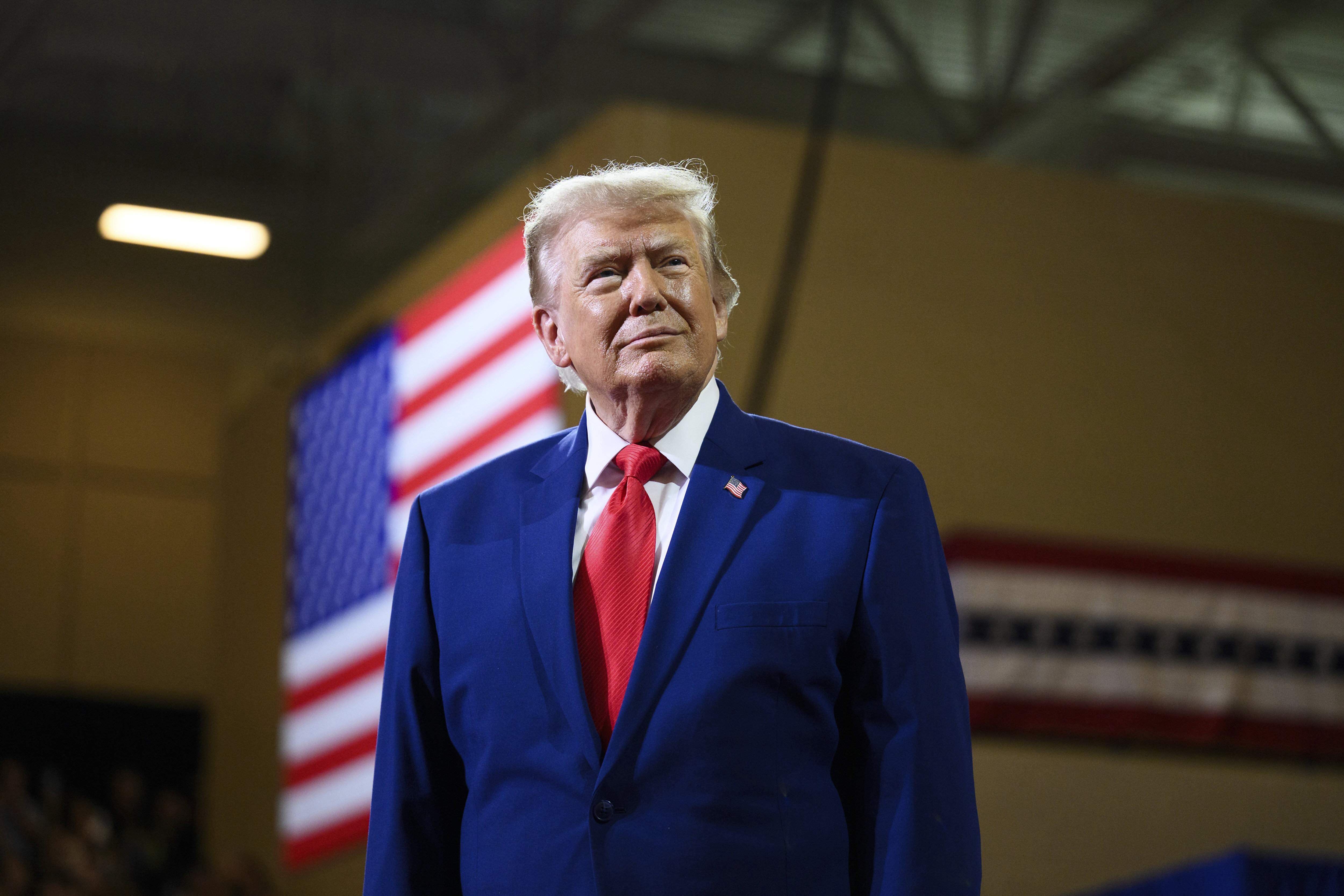 Trump atura els bombardejos contra l’Iran, però adverteix: "Tornarem a emprendre accions militars contundents"