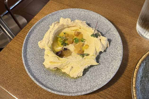 Hummus del restaurant Potstöt. / Foto: Emma Porta