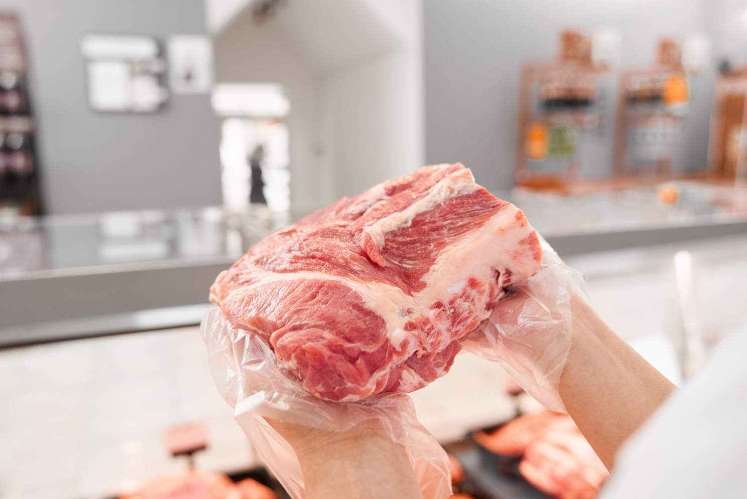 Si te has olvidado de sacar la carne del congelador, esta es la manera segura de tenerla en 30 minutos