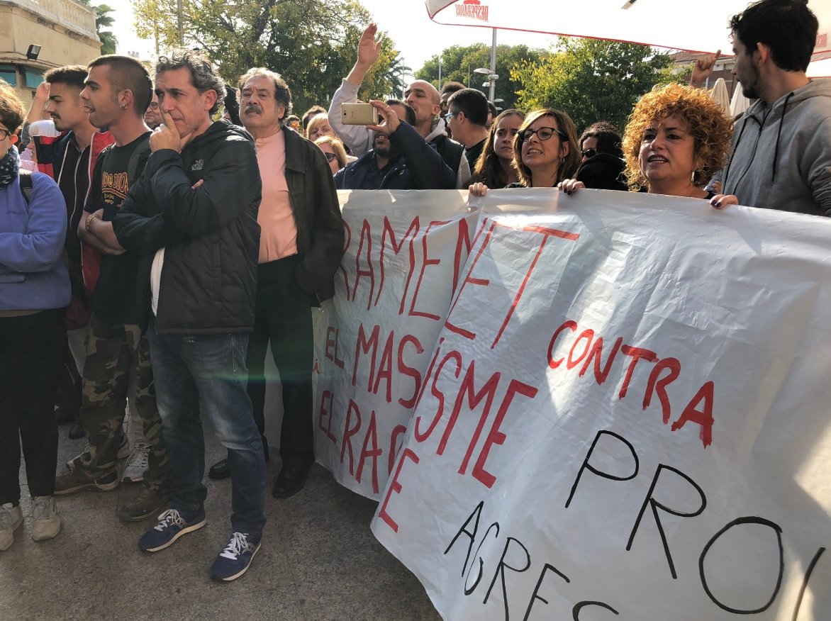 Expulsan Plataforma per Catalunya de la concentración contra el abuso en Santa Coloma