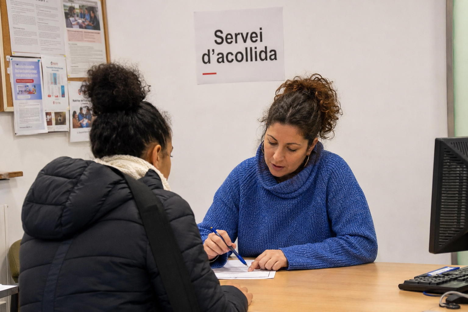 Sis de cada deu entitats socials comencen en català, però la falta de comprensió obliga a canviar de llengua