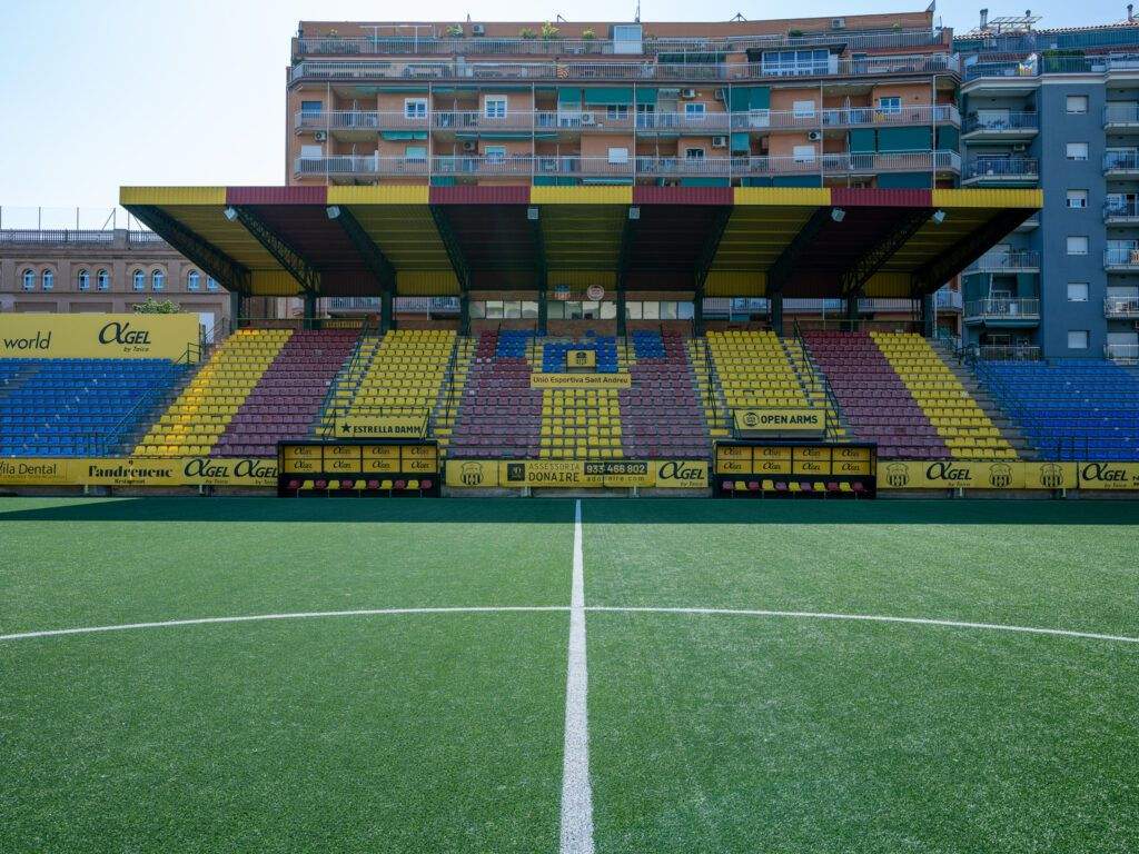Sant Andreu y Europa compartirán el campo de Can Dragó al menos hasta noviembre